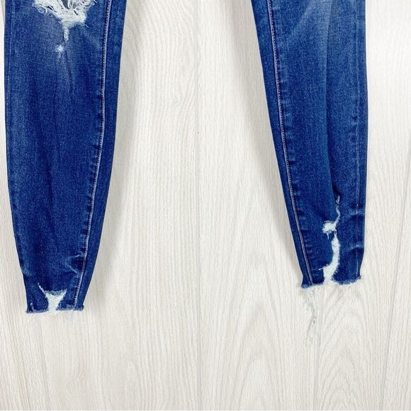 American Eagle | Medium Wash Distressed Curvy Hi Rise Jegging Size 2 - Picture 6 of 10